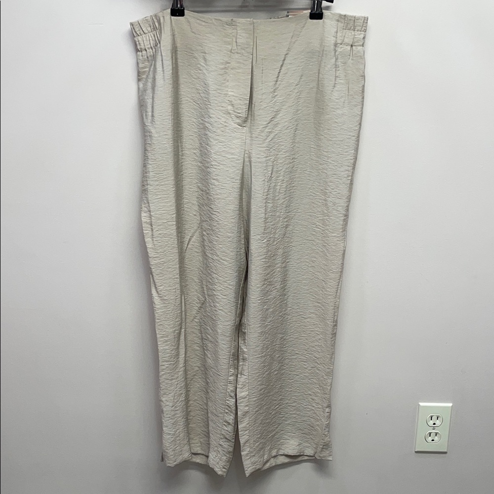NWT Chico’s Khaki Fluid Crinkle Crop Pant The Ultimate Fit Chico’s 1.5 (US M/10)